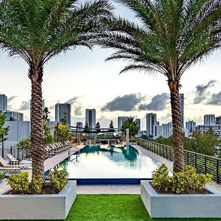 Sentral Studio Apt With Den In Wynwood Маями Екстериор снимка